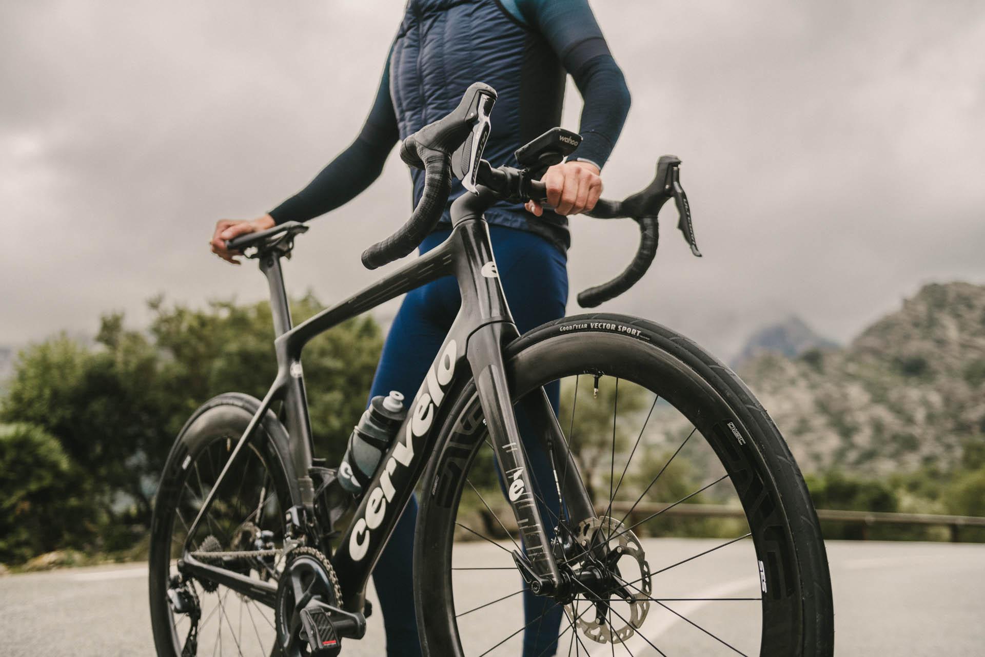 Goodyear Vector Sport Tubeless Tyre, Black 700x30c