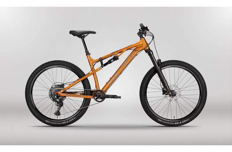 Carrera Titan X Mountain Bike - L Frame Carrera Titan X Mountain Bike - L Frame