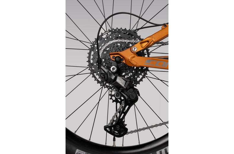 Carrera Titan X Mountain Bike - L Frame Carrera Titan X Mountain Bike - L Frame