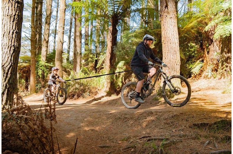 Kids Ride Shotgun Wearable Tow Rope, Black Kids Ride Shotgun Wearable Tow Rope, Black