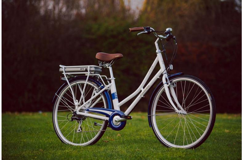 Pendleton Somerby Electric Hybrid Bike - White and Navy - S, M Frames Pendleton Somerby Electric Hybrid Bike - White and Navy - S, M Frames
