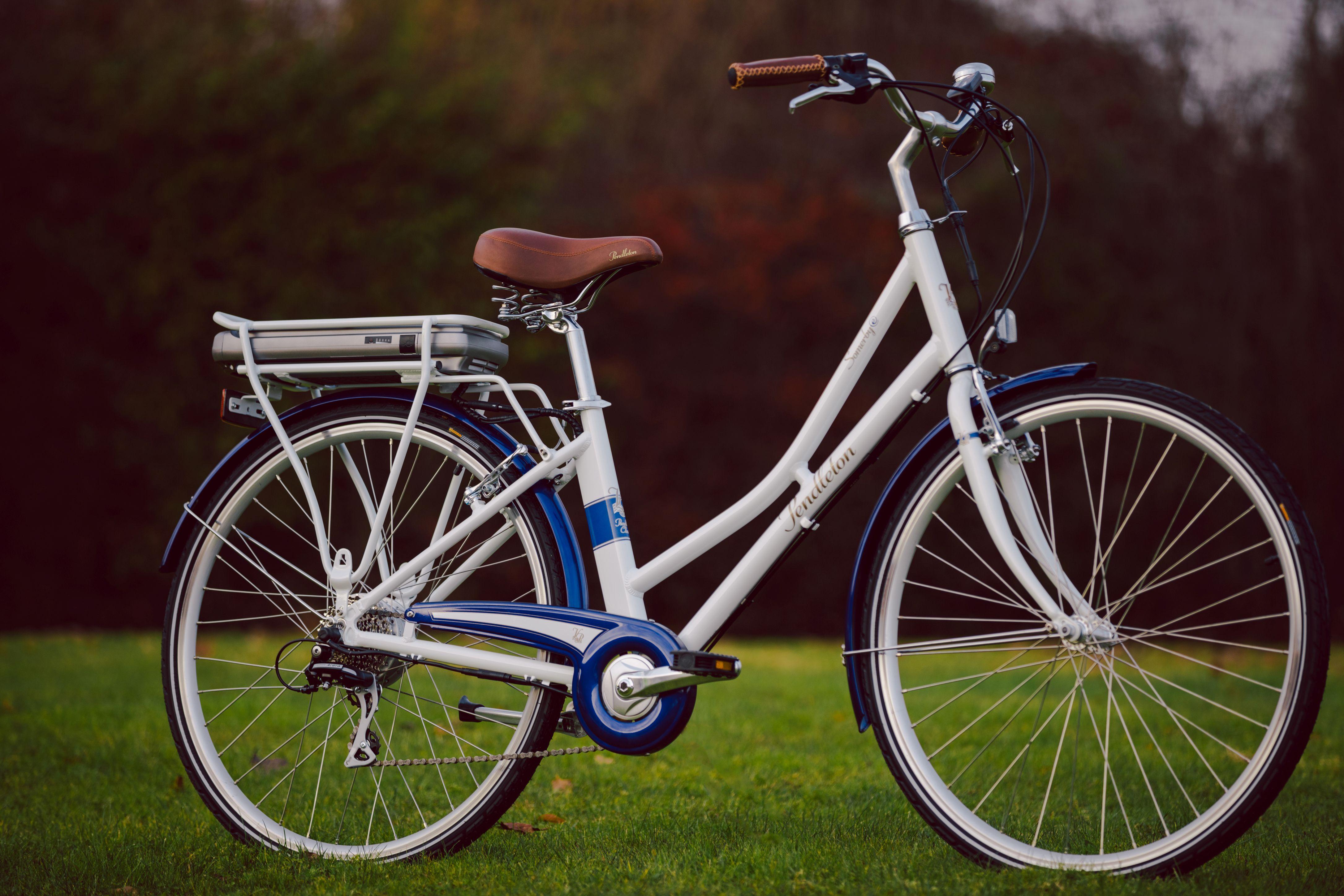 Pendleton Somerby Electric Hybrid Bike - White and Navy - S, M Frames