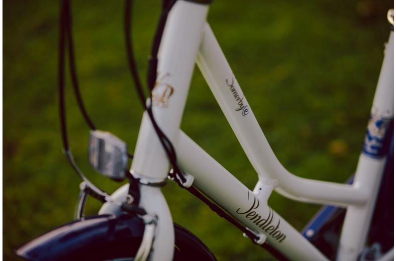 Pendleton Somerby Electric Hybrid Bike - White and Navy - S, M Frames Pendleton Somerby Electric Hybrid Bike - White and Navy - S, M Frames