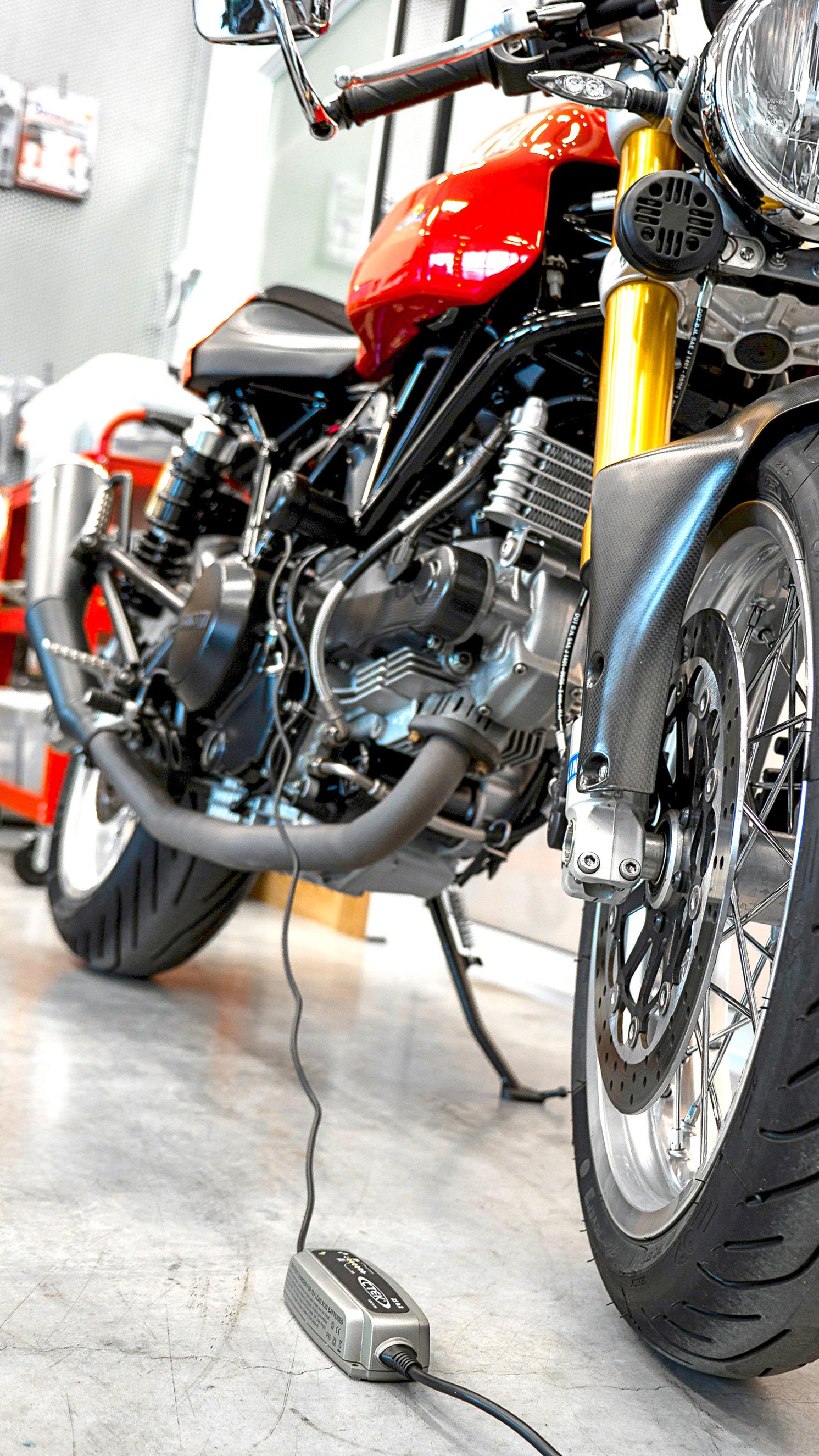 CTEK XS 0.8 UK Battery Charger