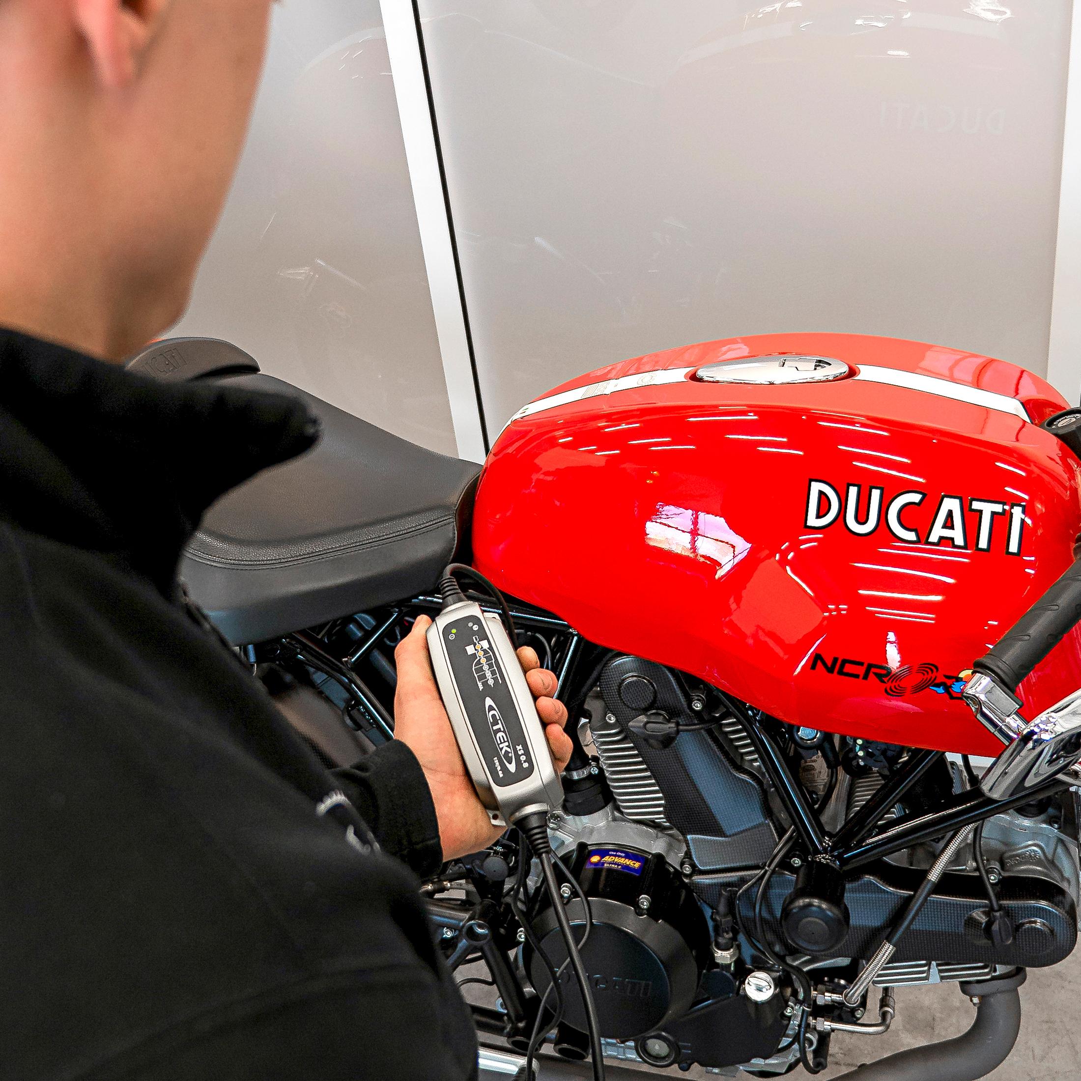 CTEK XS 0.8 UK Battery Charger