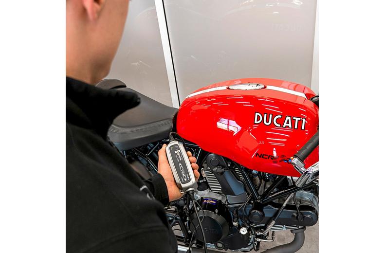 CTEK XS 0.8 UK Battery Charger CTEK XS 0.8 UK Battery Charger