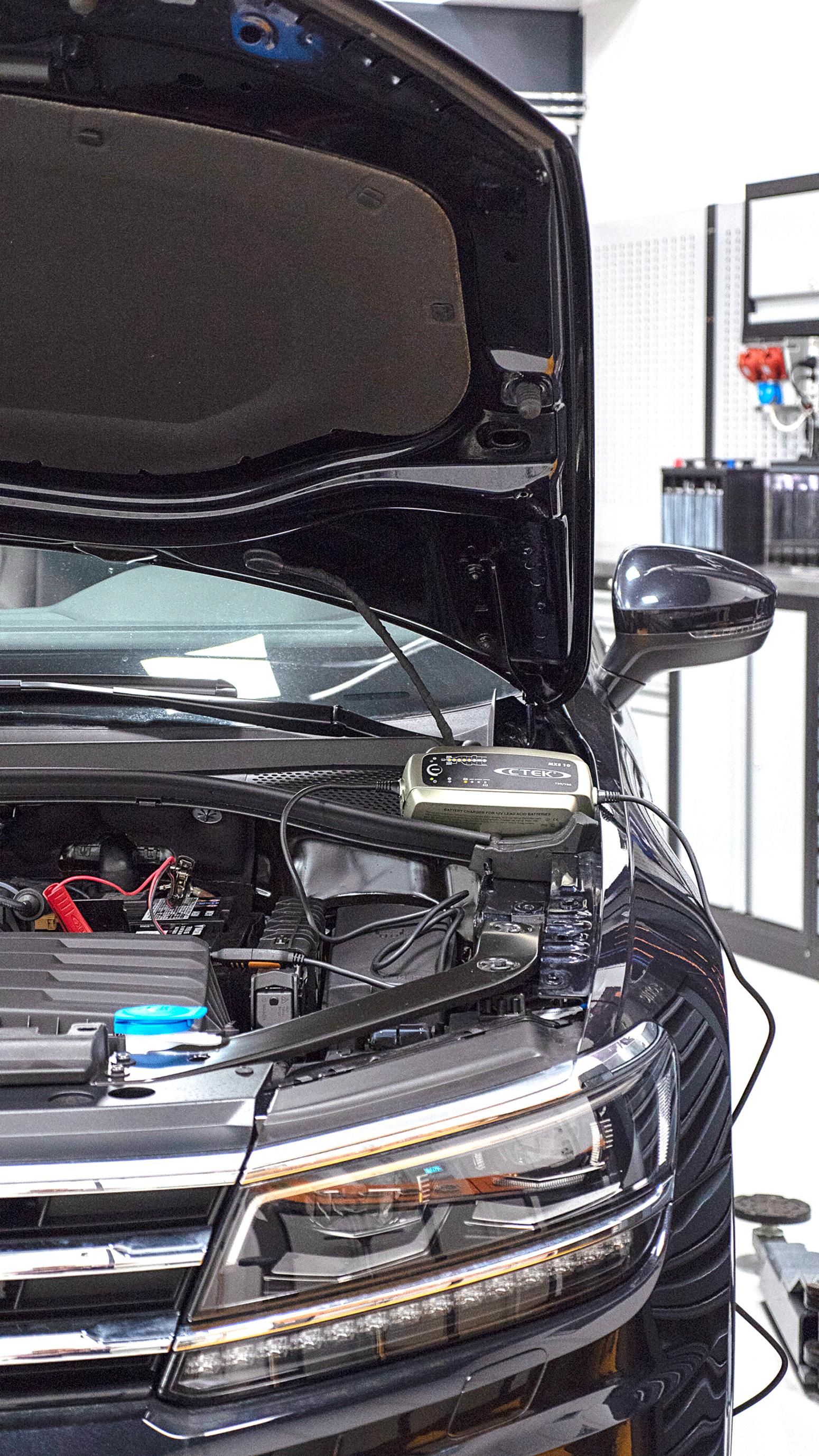 CTEK MXS 10 UK Battery Charger