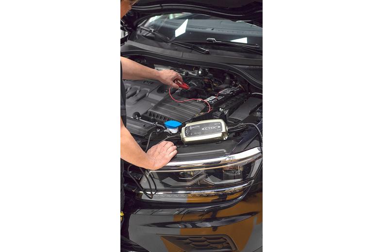 CTEK MXS 10 UK Battery Charger CTEK MXS 10 UK Battery Charger