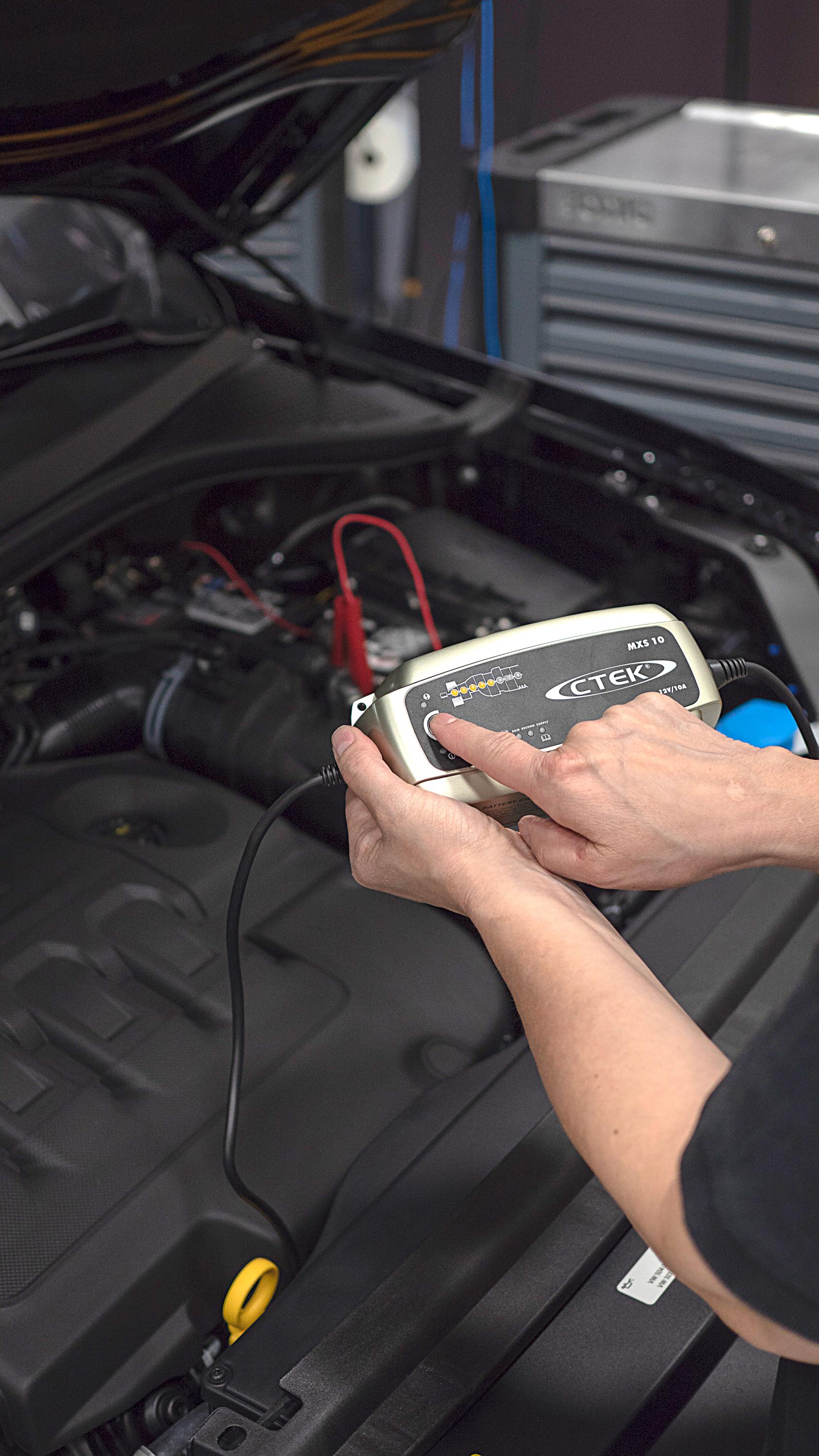 CTEK MXS 10 UK Battery Charger