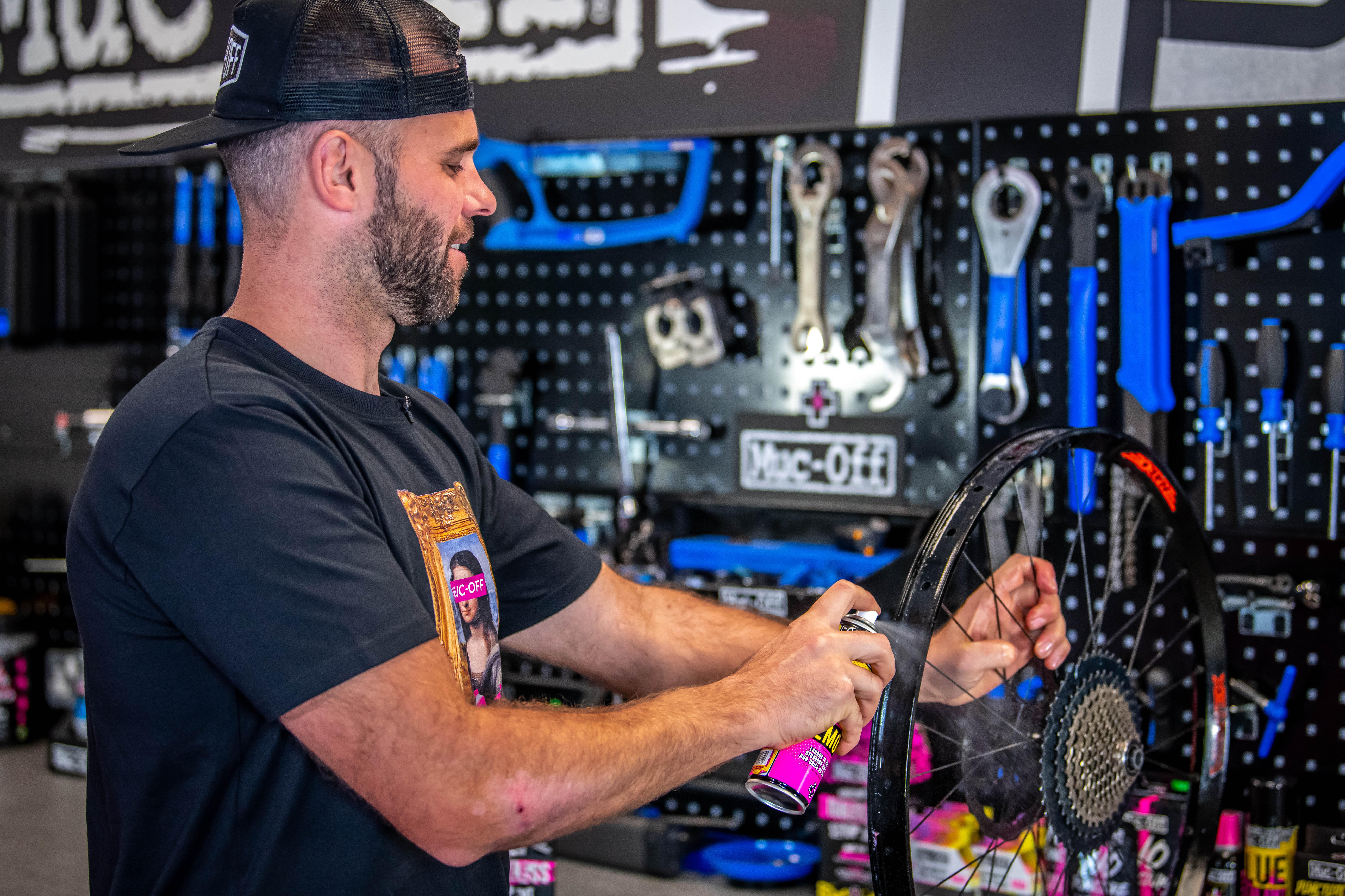 Muc-Off Glue & Sealant Remover 200ml