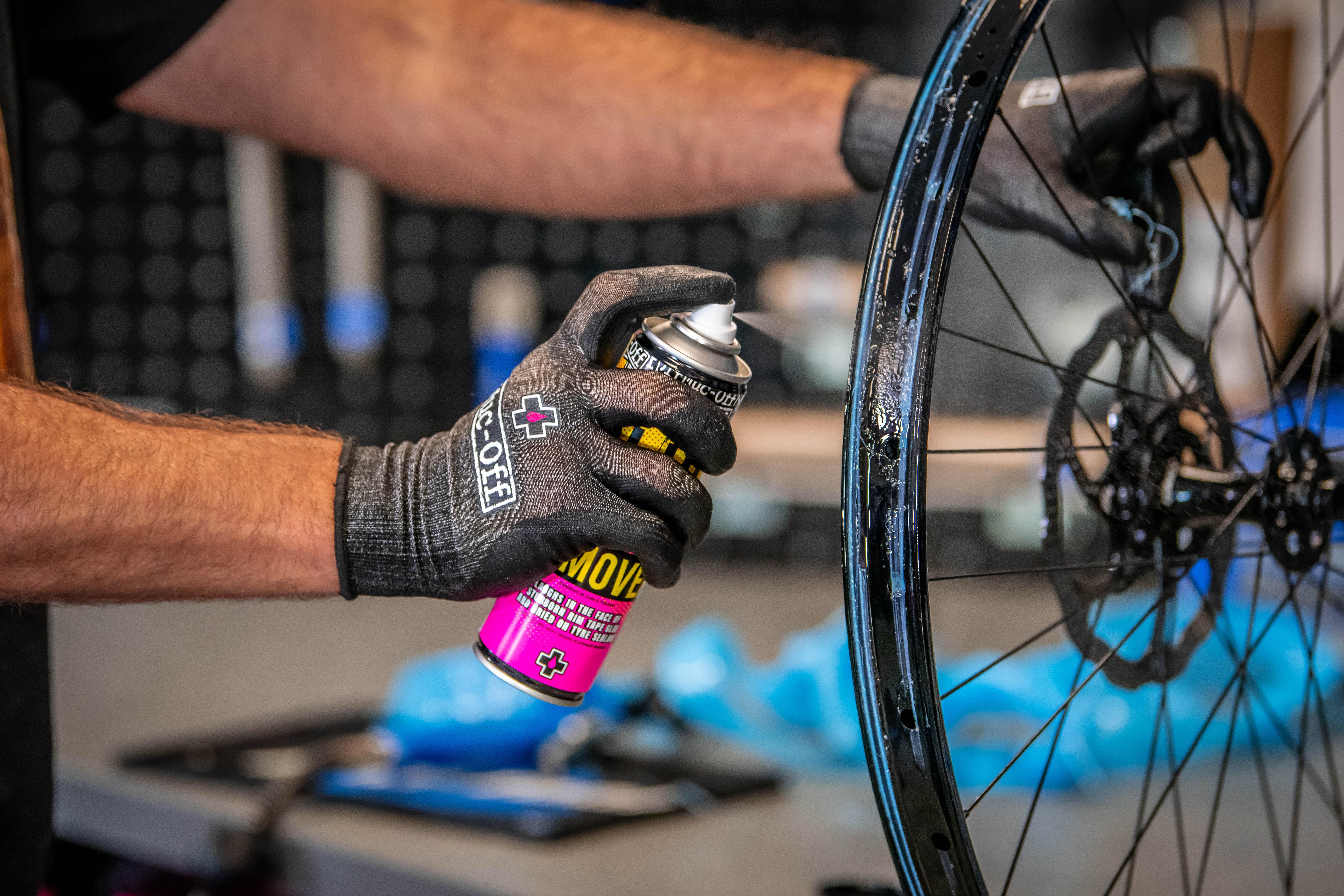 Muc-Off Glue & Sealant Remover 200ml