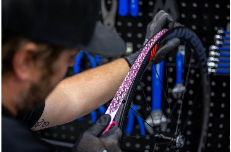 Muc-Off Tubeless Rim Tape 10m Roll, 25mm Muc-Off Tubeless Rim Tape 10m Roll, 25mm