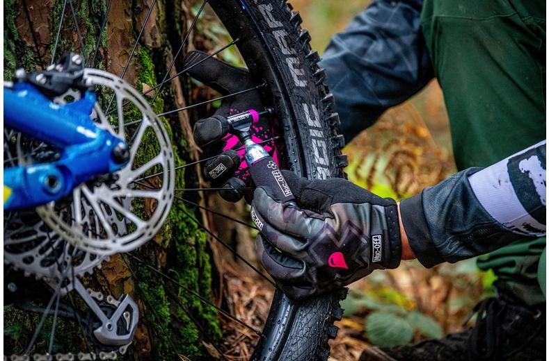 Muc-Off CO2 Inflator Kit Muc-Off CO2 Inflator Kit