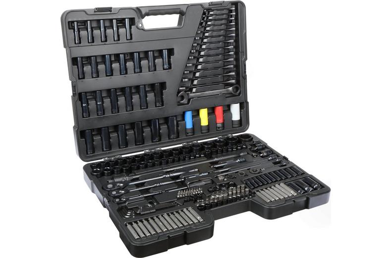 Halfords Advanced 200 Piece Socket and Ratchet Spanner Set - Limited Black Edition Halfords Advanced 200 Piece Socket and Ratchet Spanner Set - Limited Black Edition