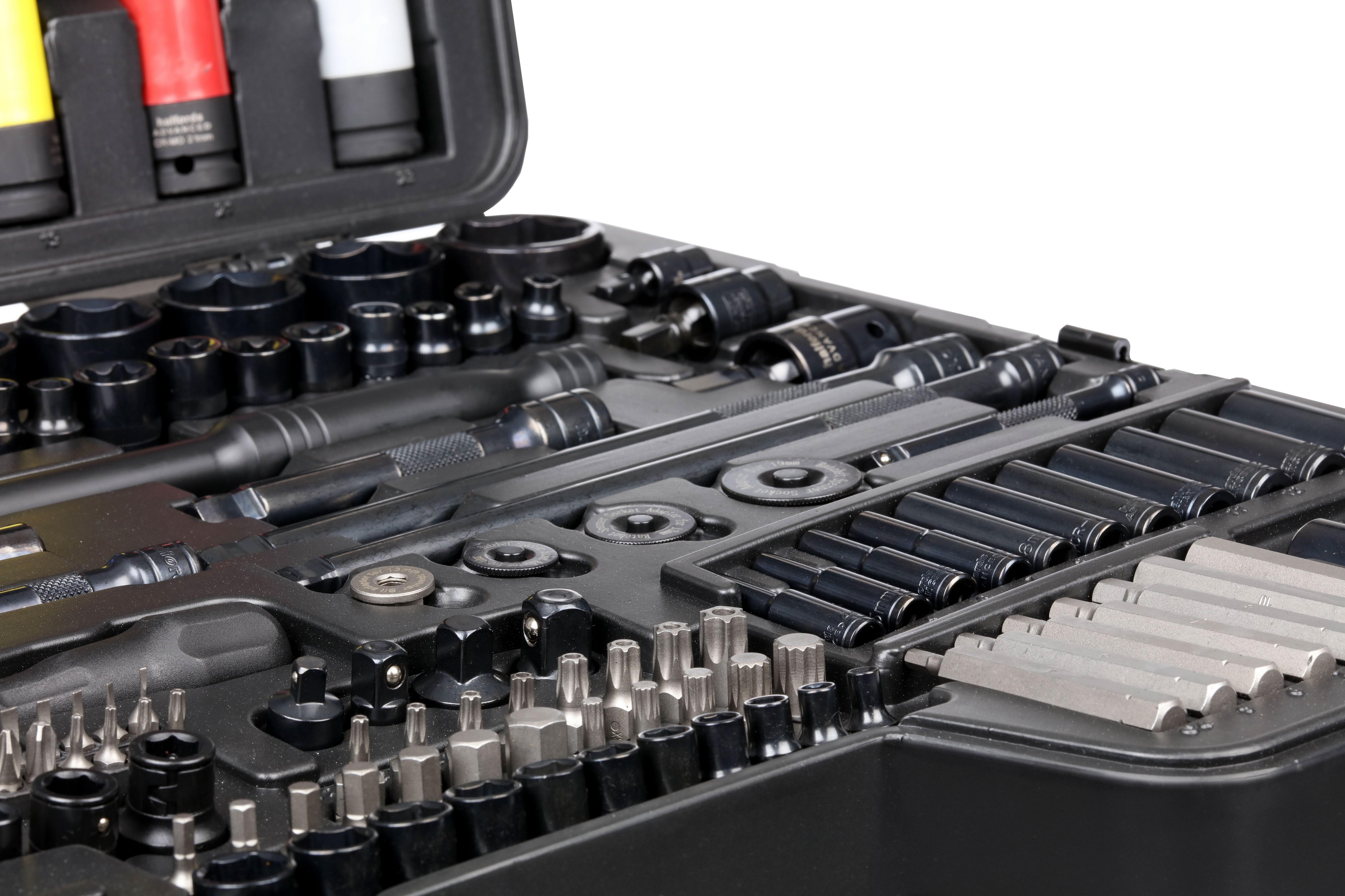 Halfords Advanced  200 Piece Socket and Ratchet Spanner Set - Limited Black Edition
