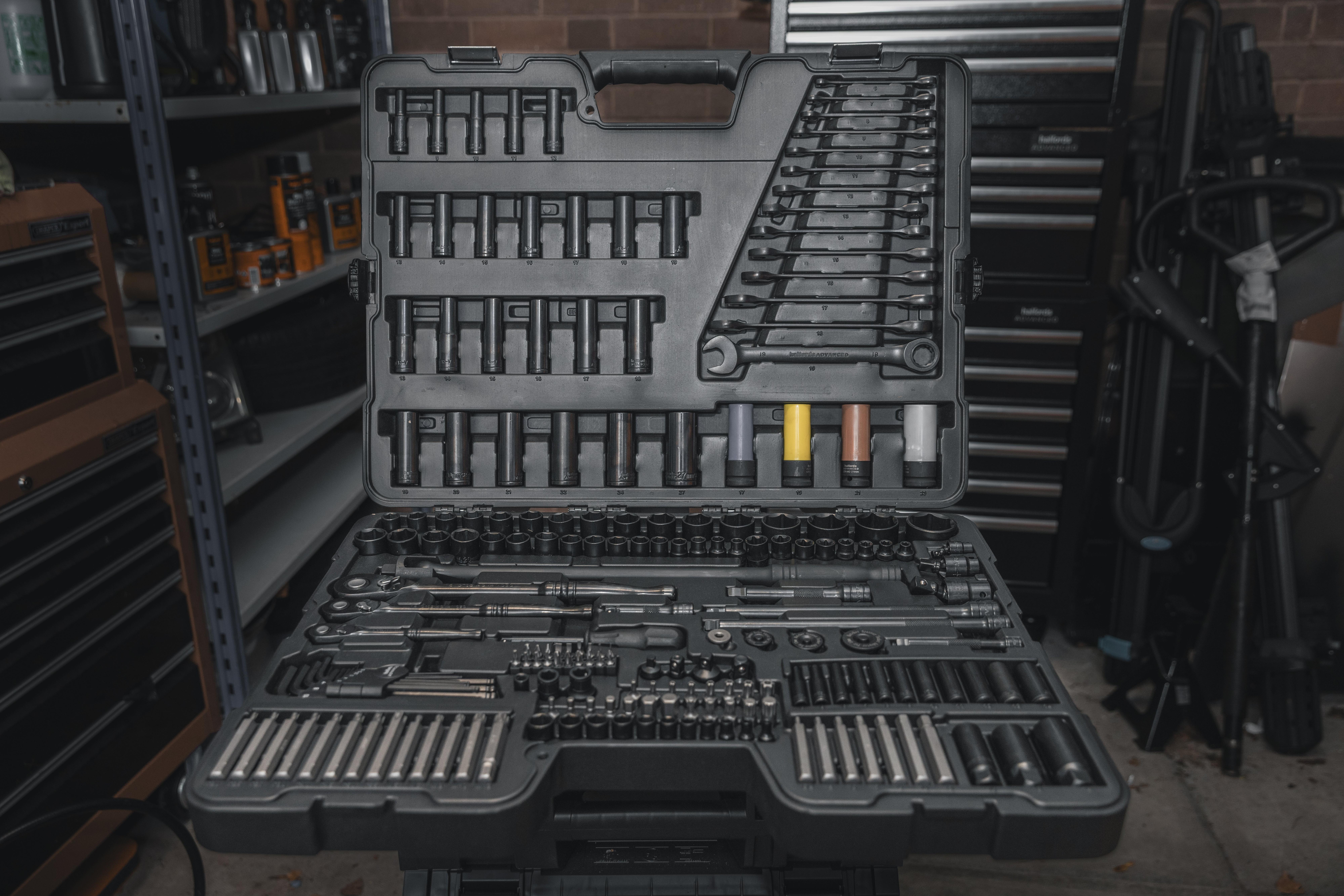 Halfords Advanced  200 Piece Socket and Ratchet Spanner Set - Limited Black Edition