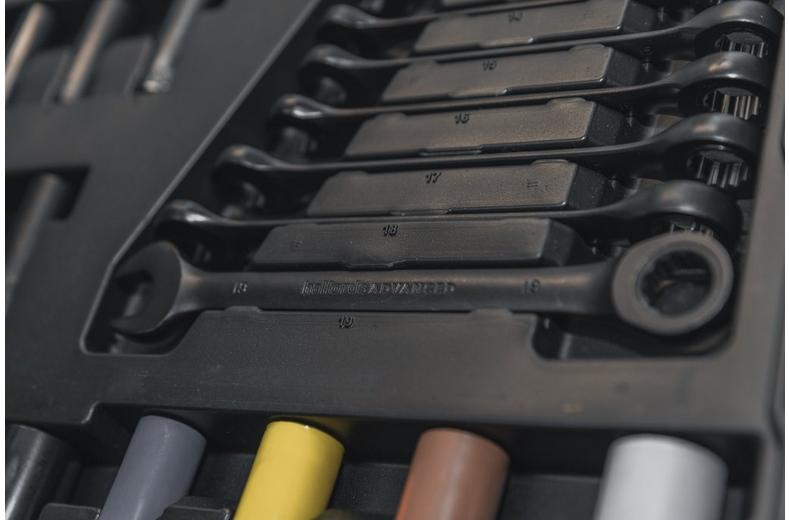 Halfords Advanced 200 Piece Socket and Ratchet Spanner Set - Limited Black Edition Halfords Advanced 200 Piece Socket and Ratchet Spanner Set - Limited Black Edition