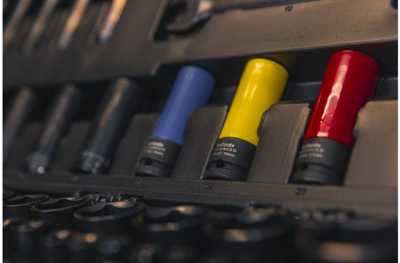 Halfords Advanced 200 Piece Socket and Ratchet Spanner Set - Limited Black Edition Halfords Advanced 200 Piece Socket and Ratchet Spanner Set - Limited Black Edition