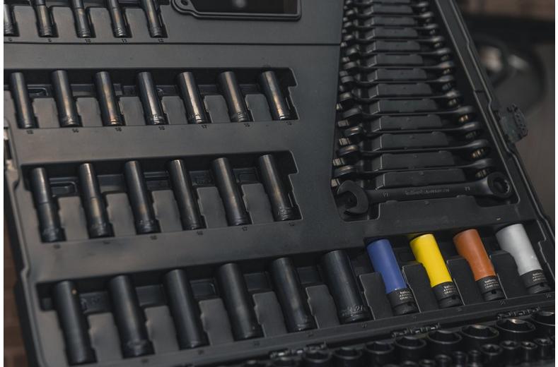 Halfords Advanced 200 Piece Socket and Ratchet Spanner Set - Limited Black Edition Halfords Advanced 200 Piece Socket and Ratchet Spanner Set - Limited Black Edition