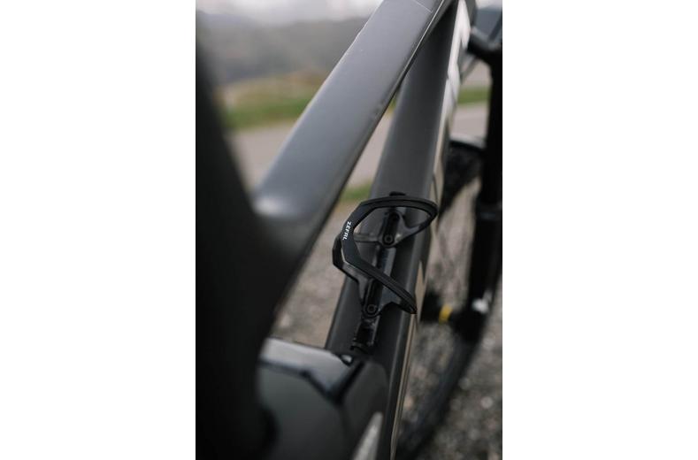 Zefal Pulze Z2 W/Sense Pro 50 Bottle Cage Zefal Pulze Z2 W/Sense Pro 50 Bottle Cage