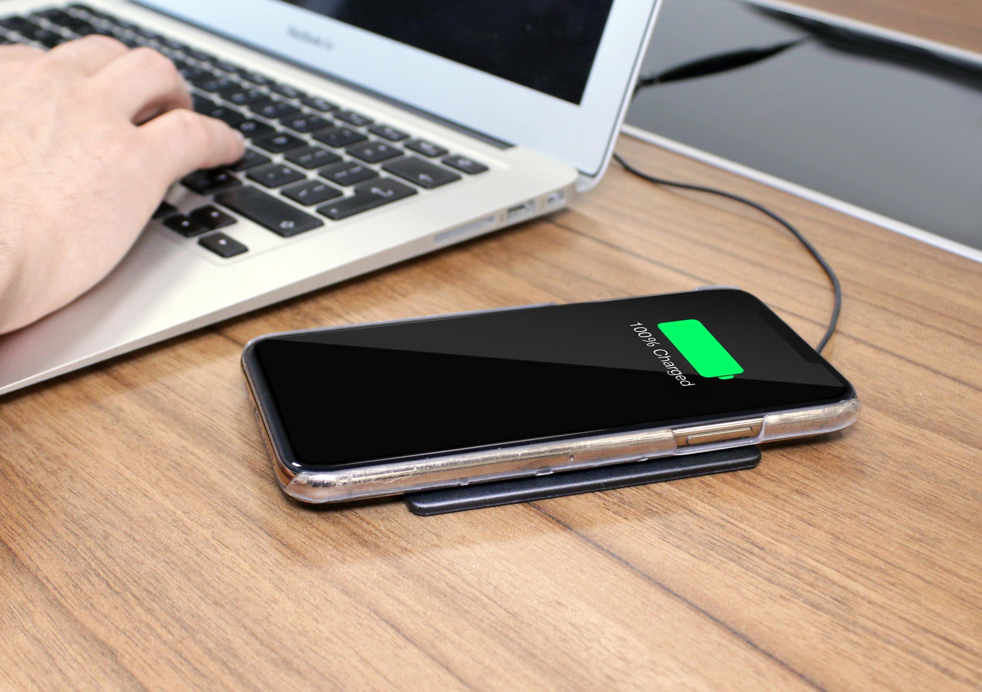 Connects2 Universal In-Car Charging Pad