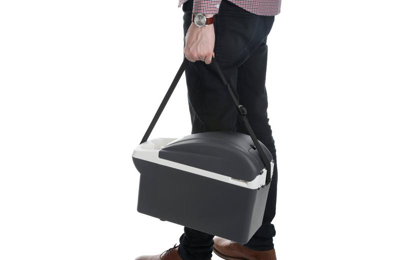 Halfords 8 Litre 12V In-Car Electric Coolbox Halfords 8 Litre 12V In-Car Electric Coolbox