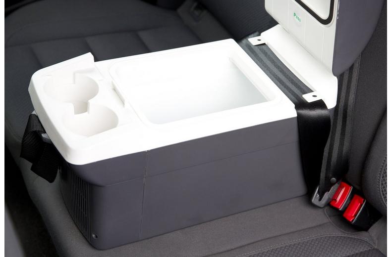 Halfords 8 Litre 12V In-Car Electric Coolbox Halfords 8 Litre 12V In-Car Electric Coolbox
