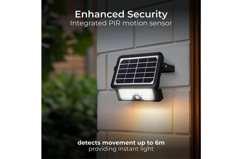 Luceco LED Solar Floodlight & PIR, 550lm Luceco LED Solar Floodlight & PIR, 550lm