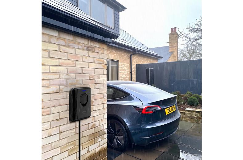 Masterplug T7 Tethered Smart EV Charger Masterplug T7 Tethered Smart EV Charger