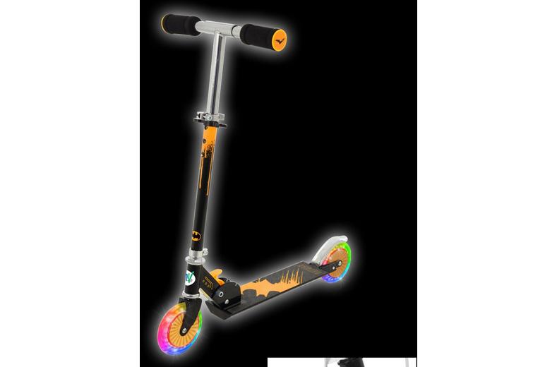 Batman Folding Inline Scooter - LED Batman Folding Inline Scooter - LED