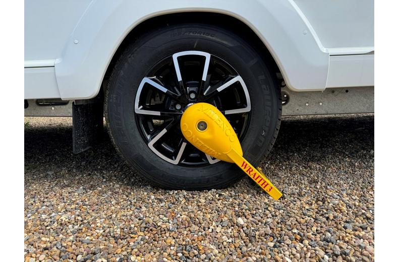 Milenco Wraith Wheel Lock Milenco Wraith Wheel Lock