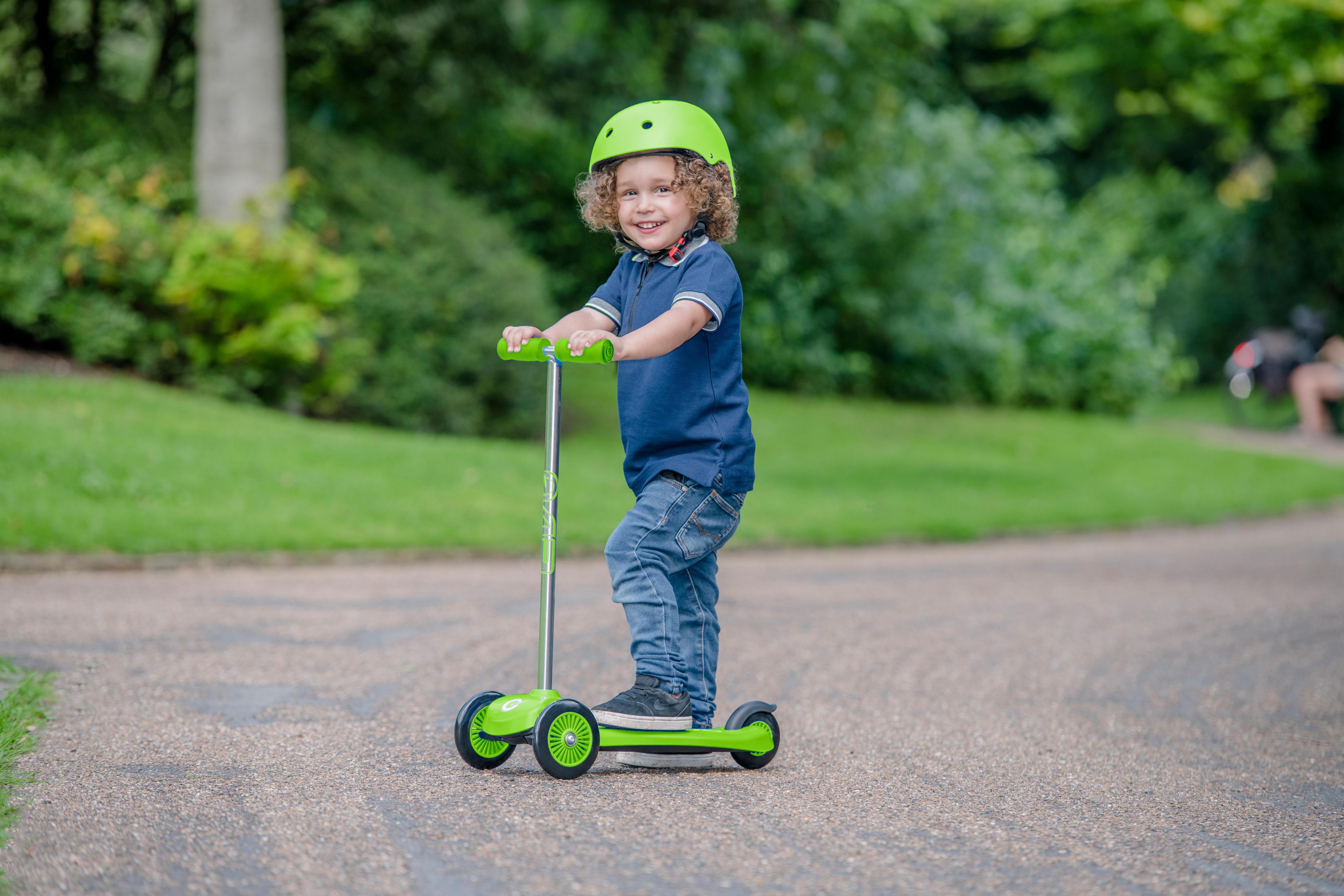 EVO Move n Groove Scooter, Lime Green