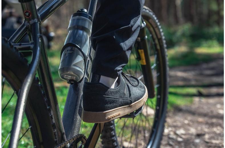 Halfords Plastic Bottle Cage, Black Halfords Plastic Bottle Cage, Black