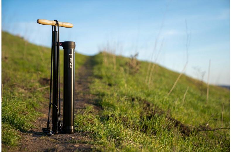 Lezyne Digital Pressure Over Drive Tubeless Track Pump Black Lezyne Digital Pressure Over Drive Tubeless Track Pump Black