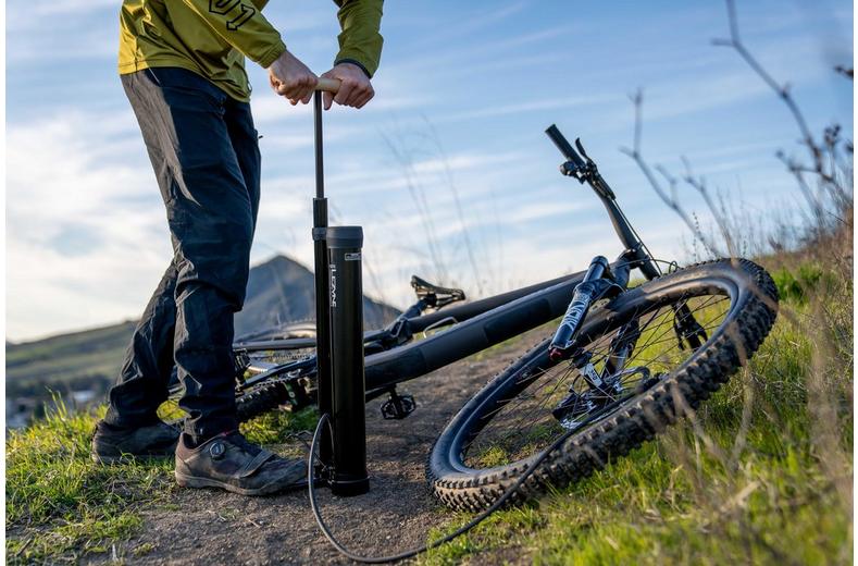 Lezyne Digital Pressure Over Drive Tubeless Track Pump Black Lezyne Digital Pressure Over Drive Tubeless Track Pump Black