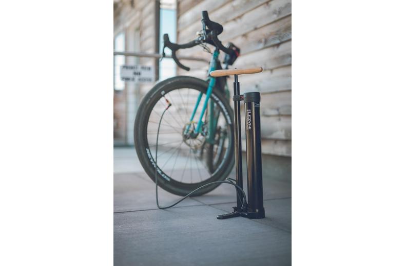 Lezyne Digital Pressure Over Drive Tubeless Track Pump Black Lezyne Digital Pressure Over Drive Tubeless Track Pump Black