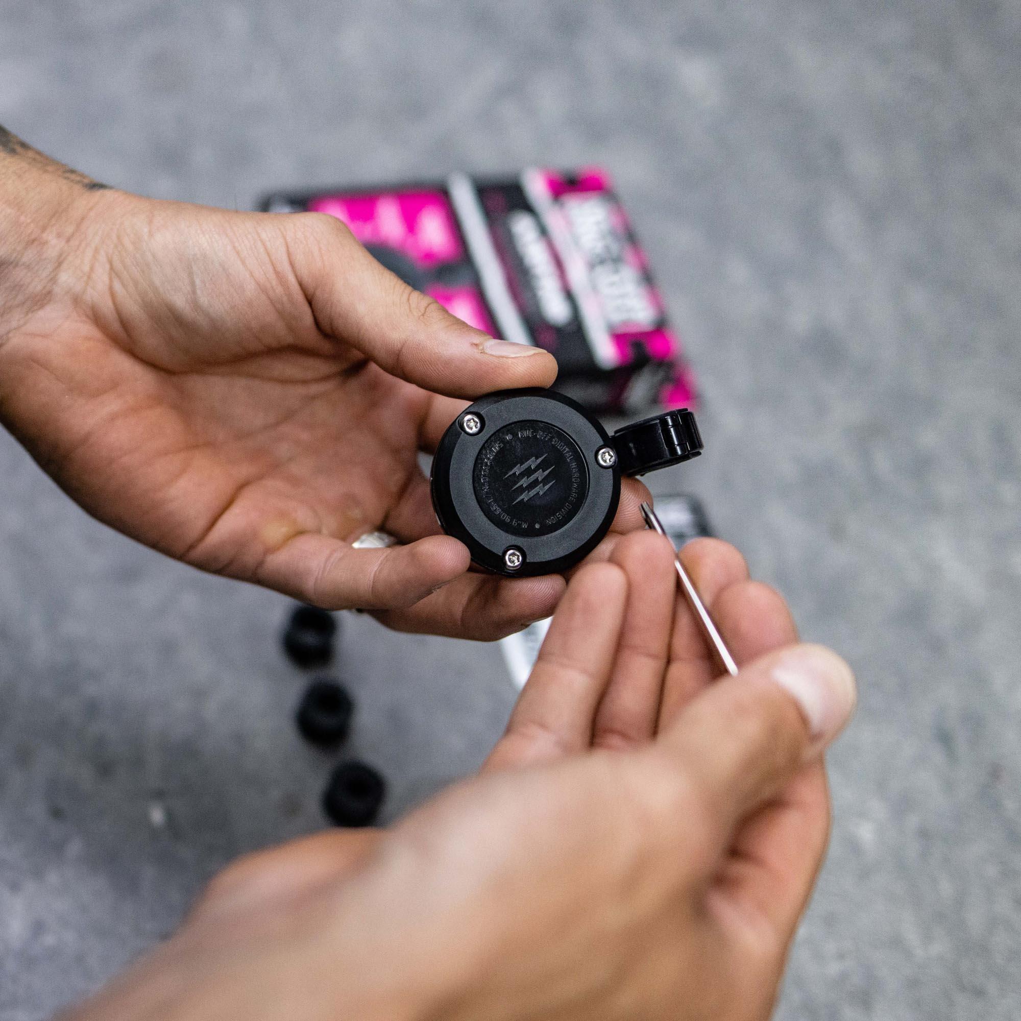 Muc-Off Secure Airtag Holder for Powersports