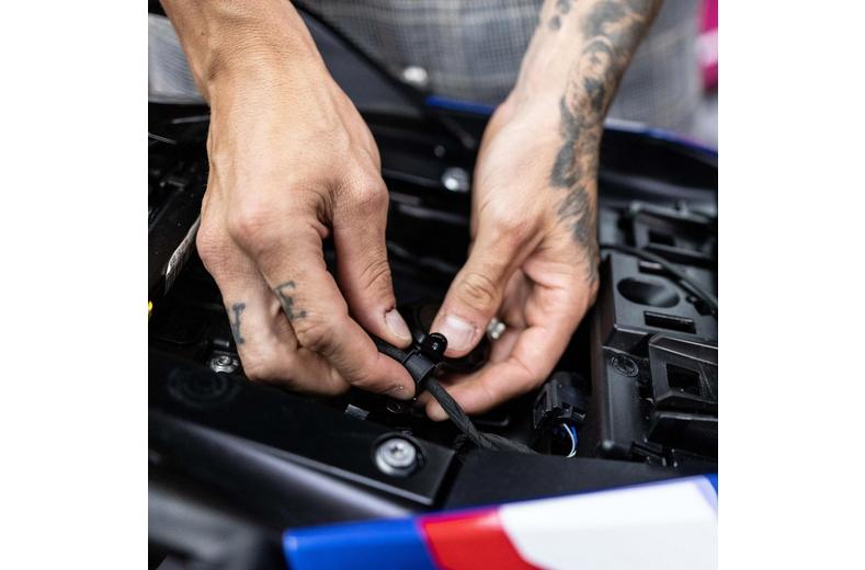 Muc-Off Secure Airtag Holder for Powersports Muc-Off Secure Airtag Holder for Powersports