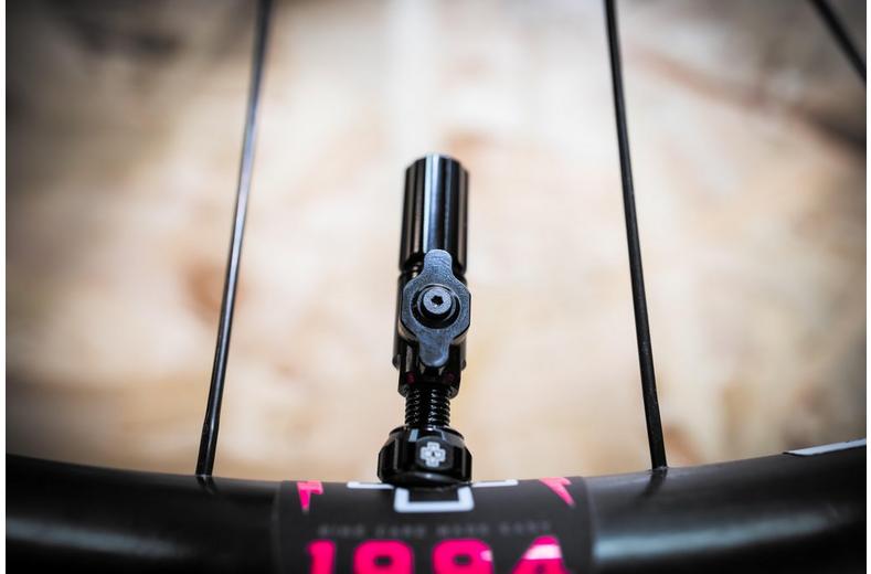 Muc-Off Big Bore Hybrid Tubeless Valves Muc-Off Big Bore Hybrid Tubeless Valves