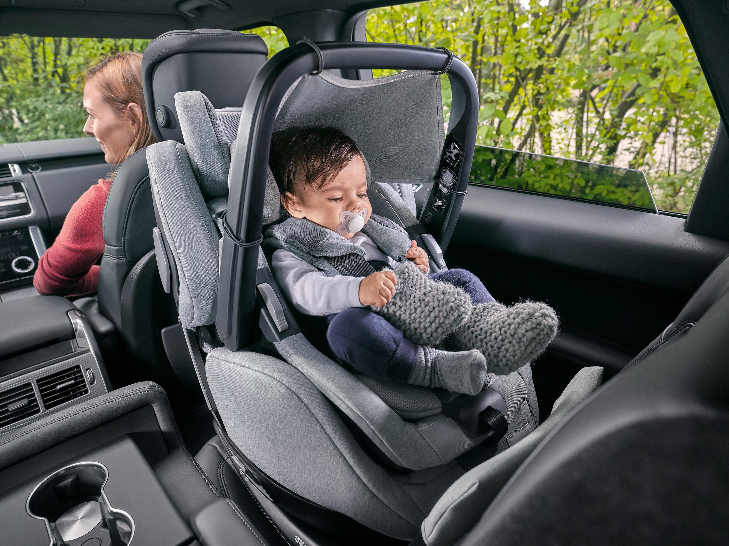 Recaro Salia Elite i-Size Baby Car Seat - Night Black | Halfords UK
