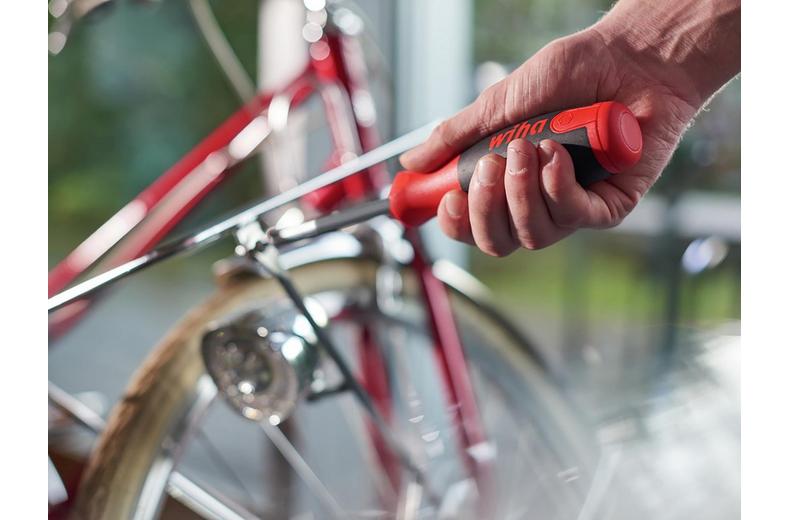 Wiha Screwdriver with Bit Magazine, 12pc Wiha Screwdriver with Bit Magazine, 12pc