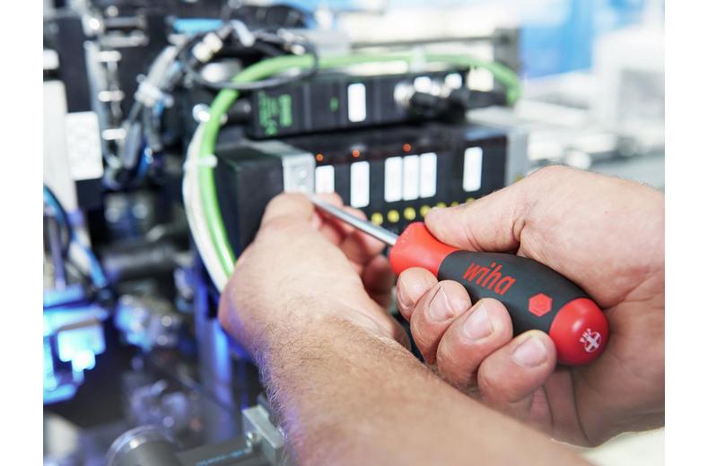 WihaIndustrial screwdriver 5.5 x 300mm WihaIndustrial screwdriver 5.5 x 300mm