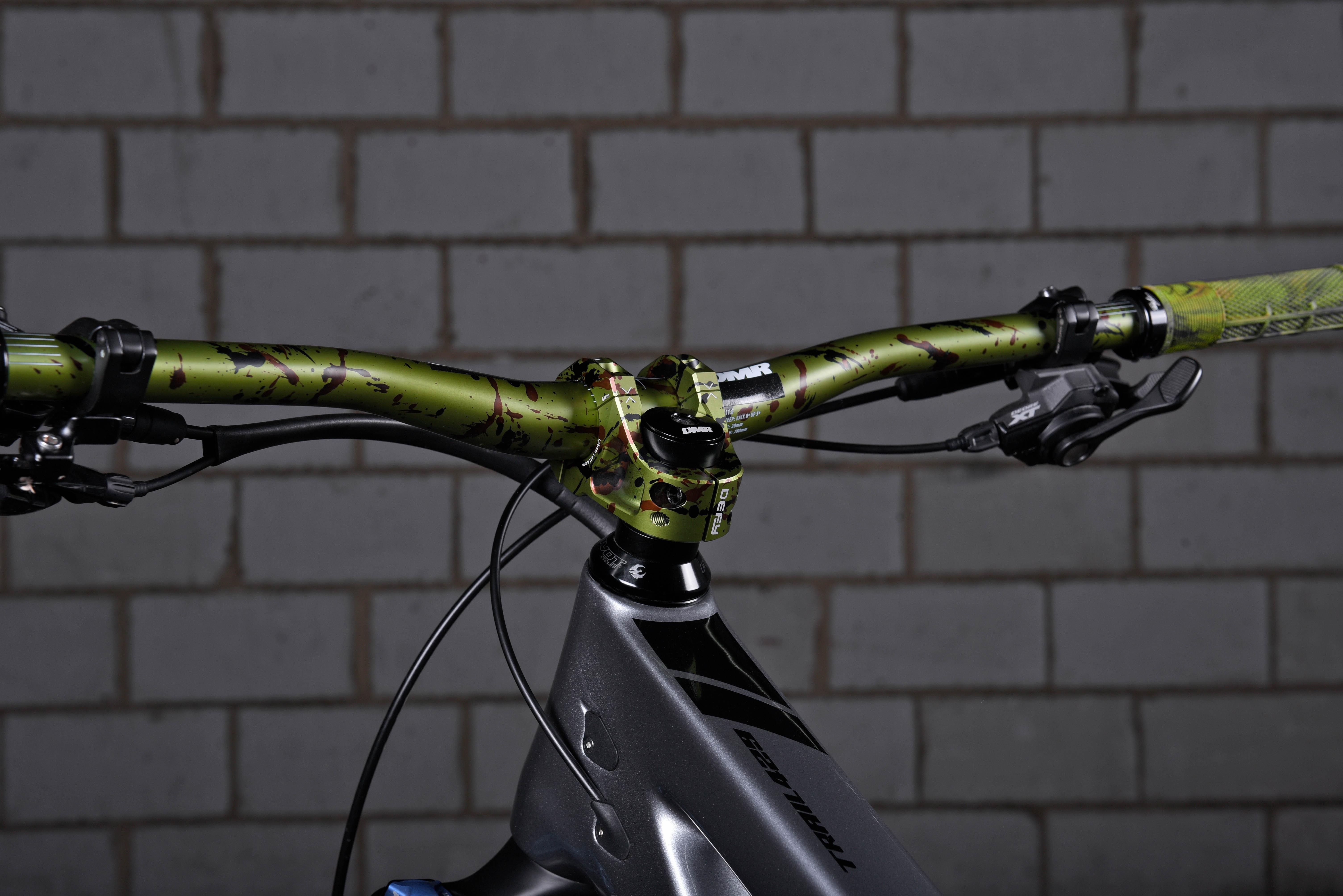 DMR BIKES liquid camo Green 　ステム＆ライザーバー DMR Defy 35 Stem, Liquid Camo Green, 35mm Clamp | Halfords UK
