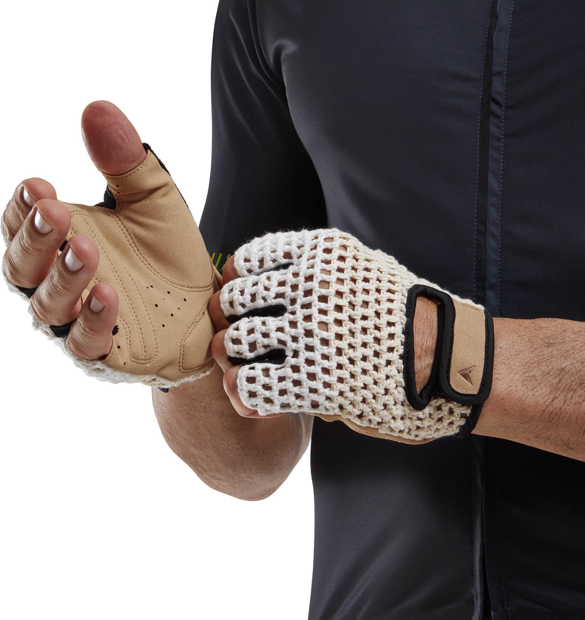 Altura Crochet Unisex Cycling Mitts Carbon | Halfords UK