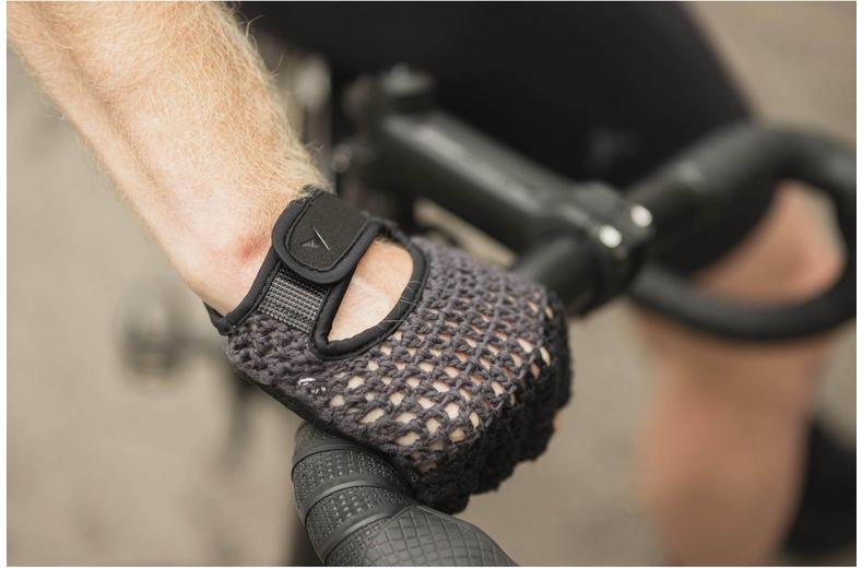 Altura Crochet Unisex Cycling Mitts Carbon Altura Crochet Unisex Cycling Mitts Carbon
