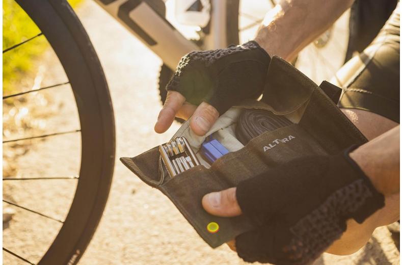 Altura Crochet Unisex Cycling Mitts Carbon Altura Crochet Unisex Cycling Mitts Carbon