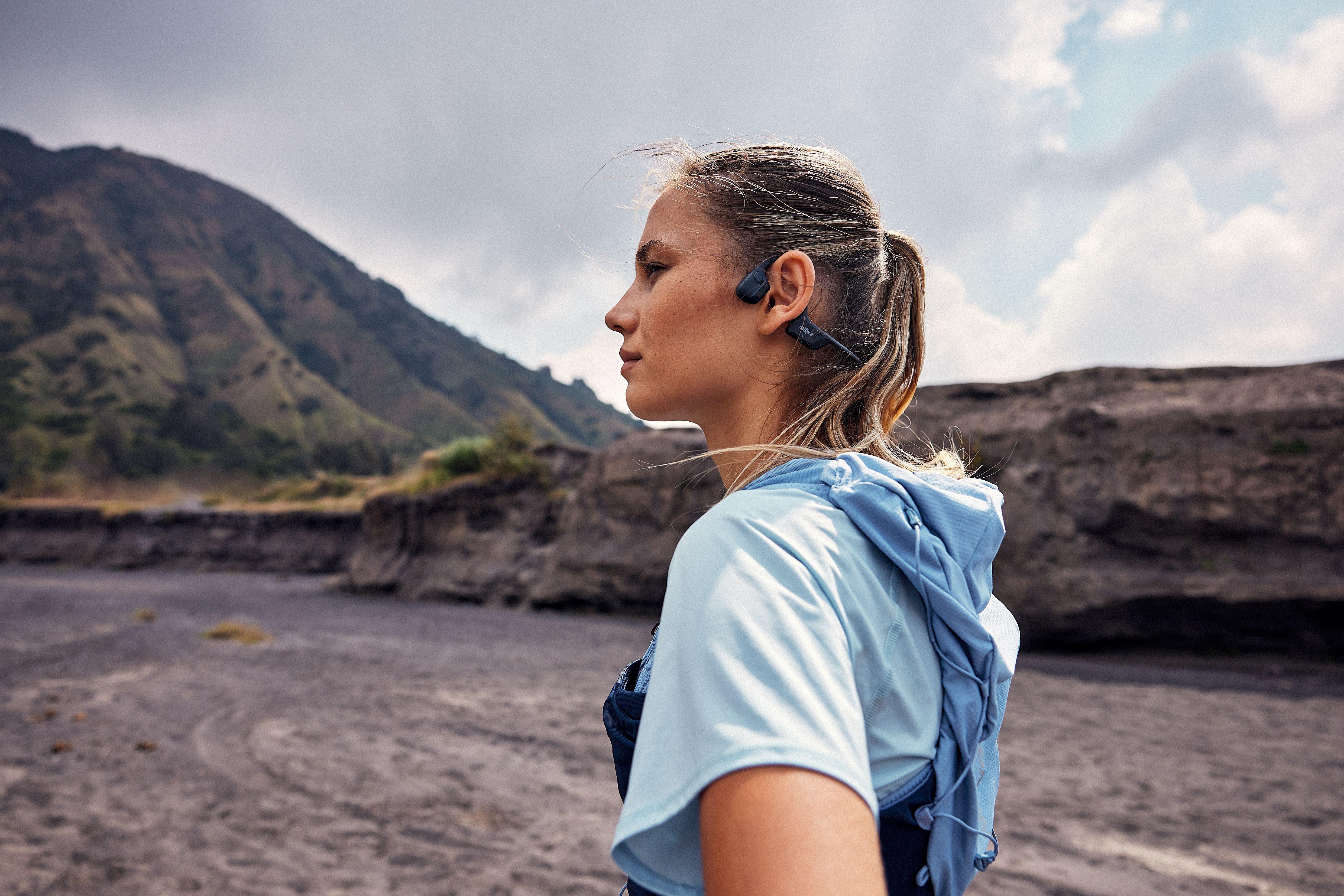 SHOKZ OpenRun Pro 2 open-ear sports headphones Black