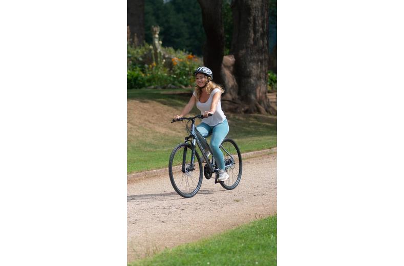 Carrera Crossfire 2 Womens Hybrid Bike - Grey, Medium Carrera Crossfire 2 Womens Hybrid Bike - Grey, Medium