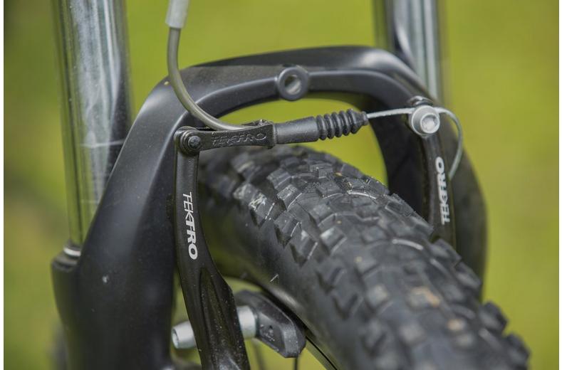 Carrera Valour Mens Mountain Bike - Grey- XS, S, M, L Frames Carrera Valour Mens Mountain Bike - Grey- XS, S, M, L Frames