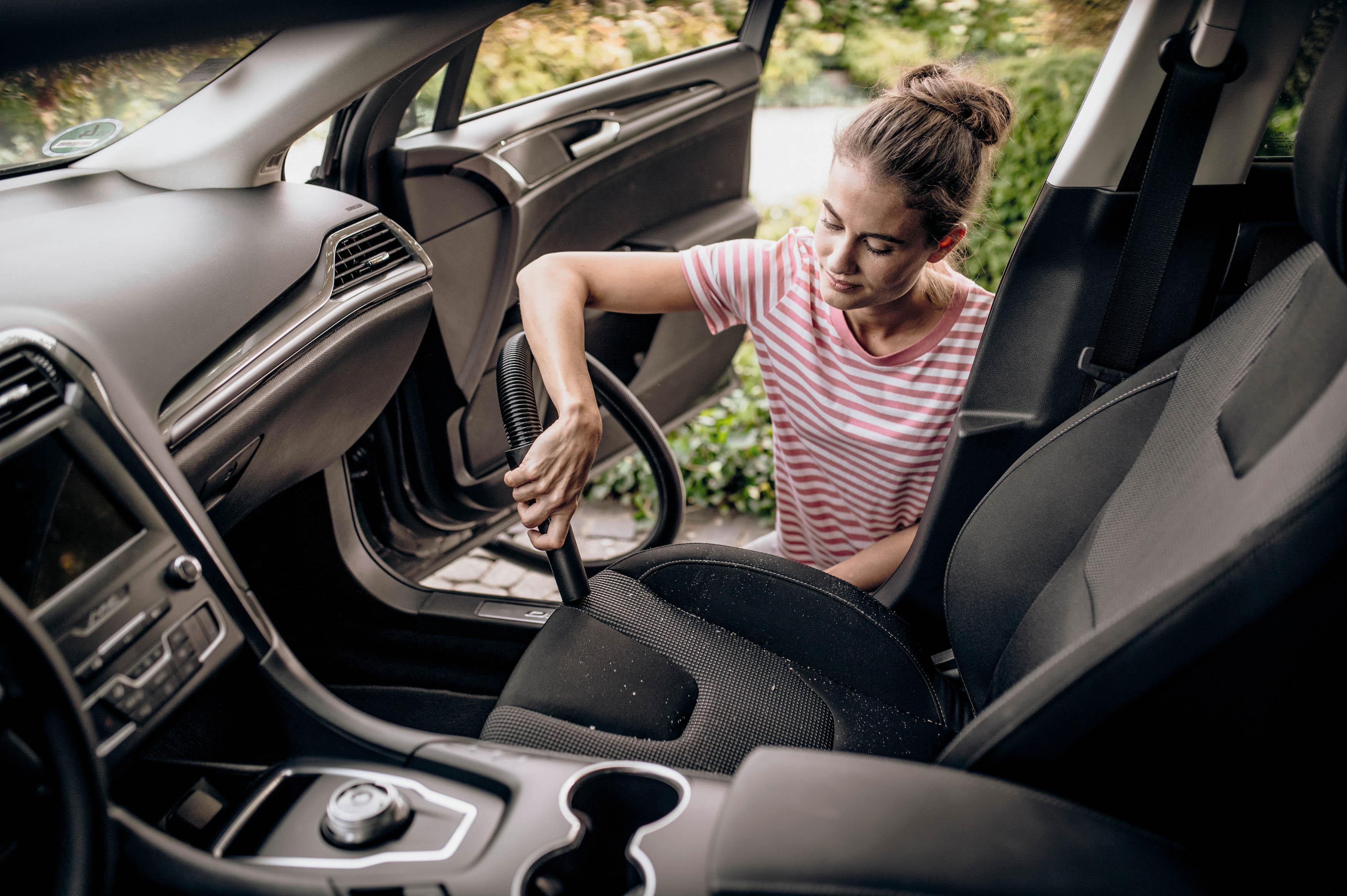 Kärcher WD 2 Plus Wet & Dry Vac